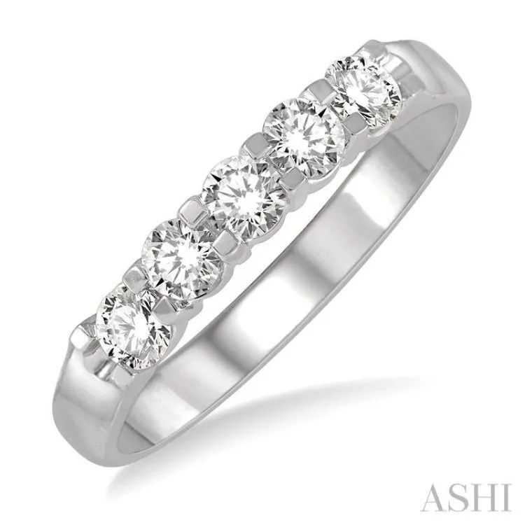 1/2 ctw 5Stones Round Cut Diamond Wedding Band in 14K White Gold