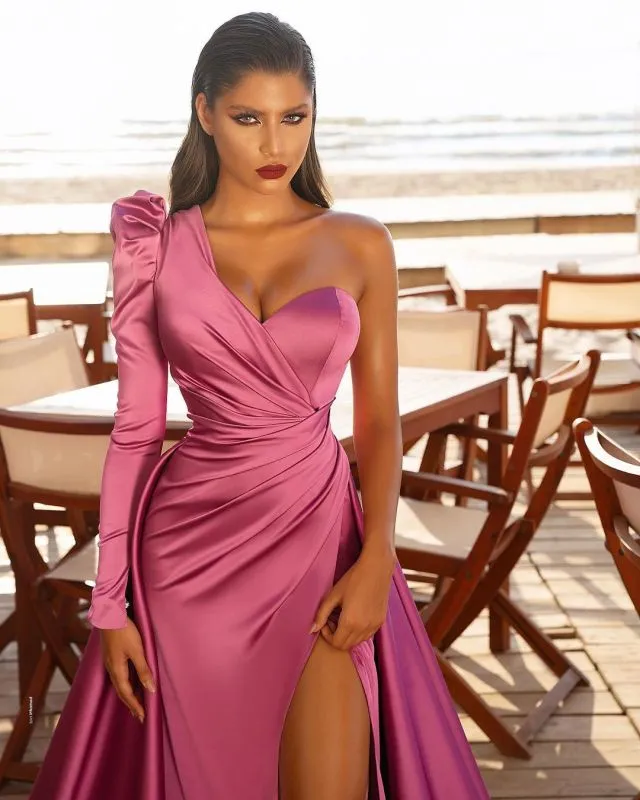 Gorgeous One Shoulder Long Sleeve Prom Dress