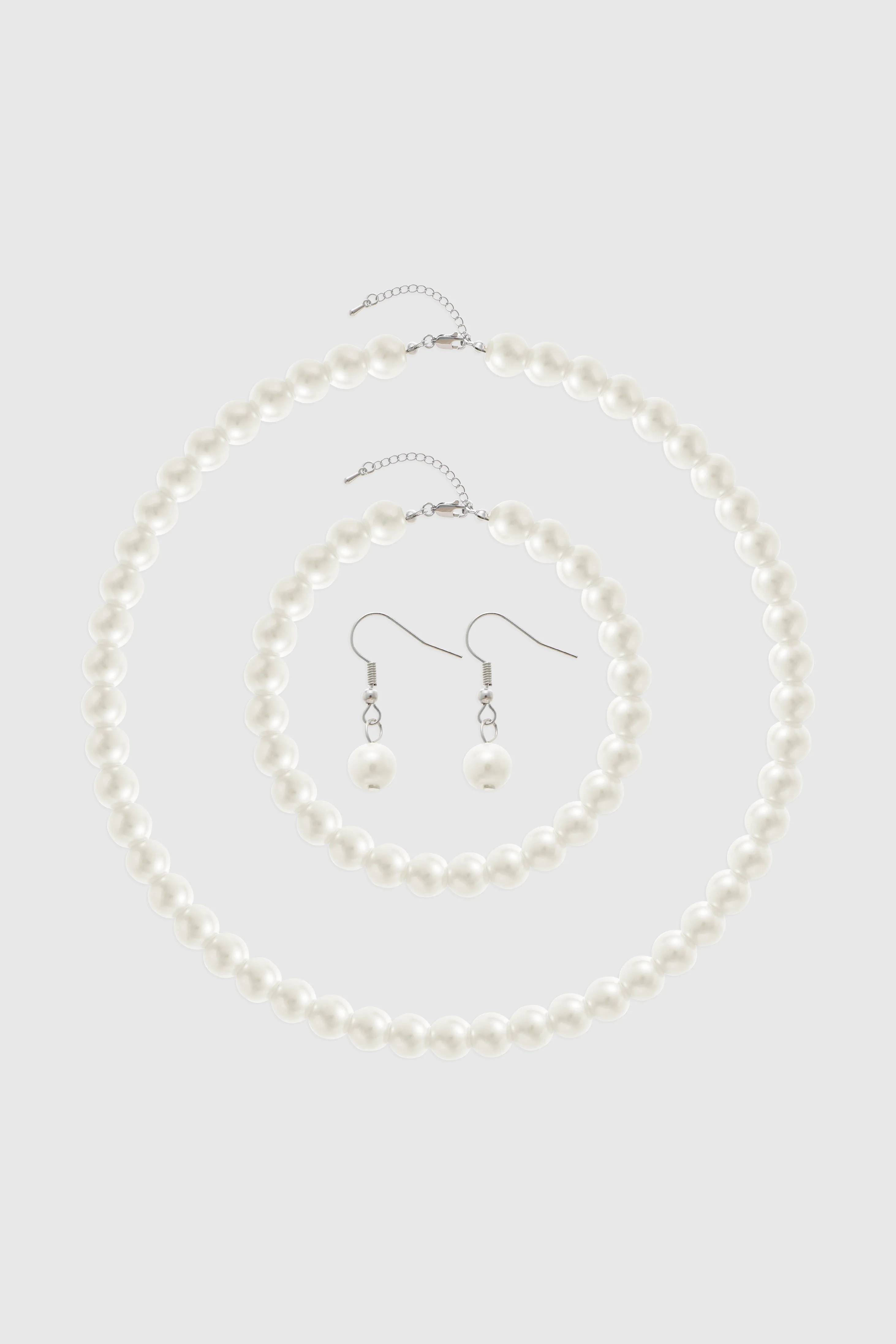 Gorgeous Round Pearl Necklace Set