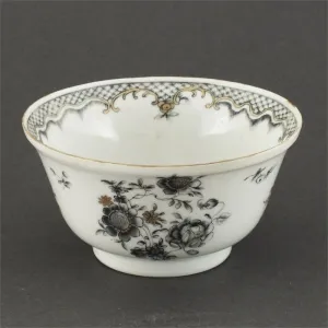 LOWESTOFT TEA BOWL, ENGLISH C.1780