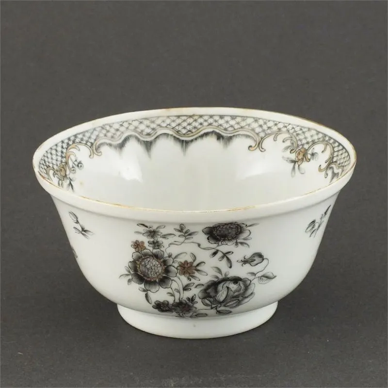 LOWESTOFT TEA BOWL, ENGLISH C.1780