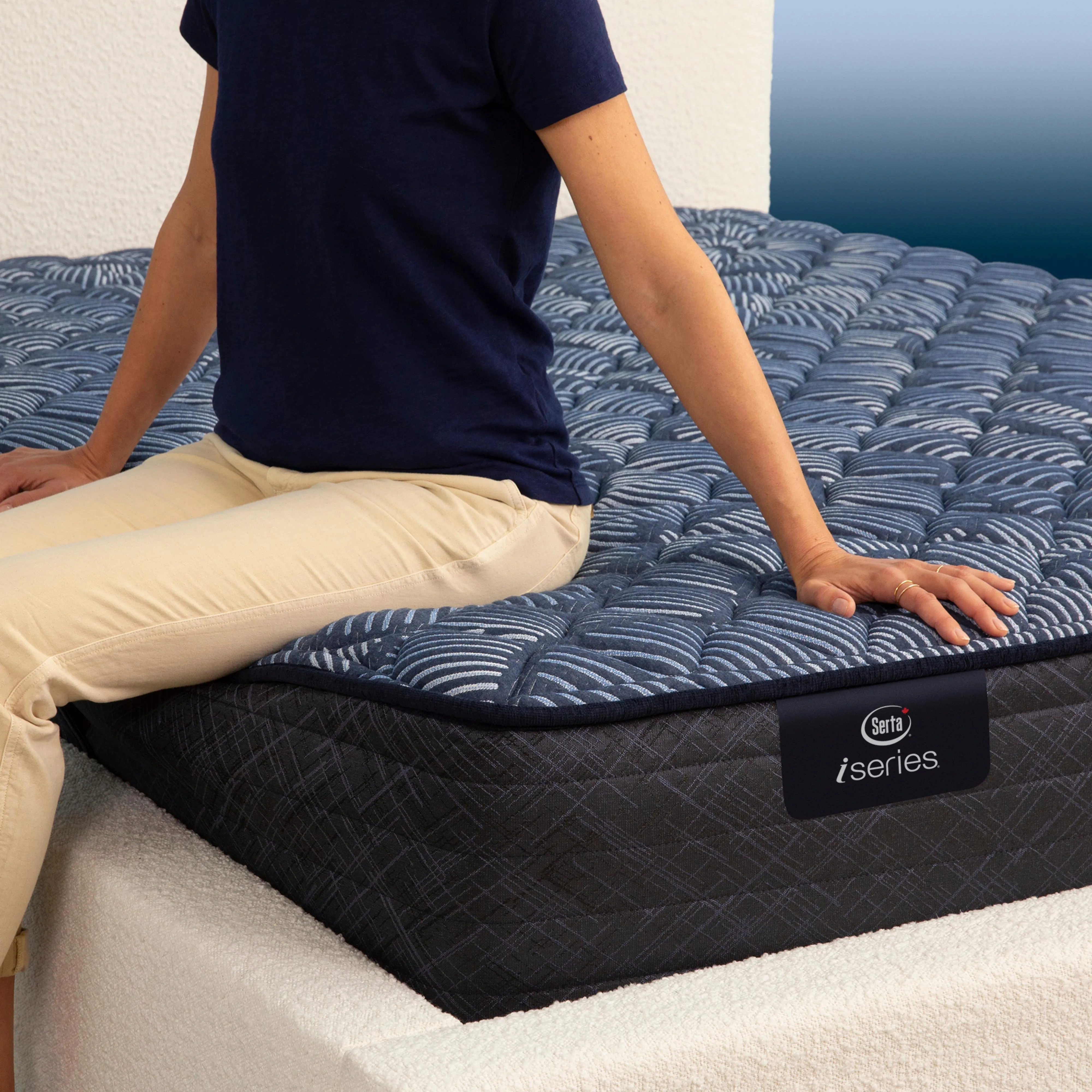 Serta Opulent Firm Mattress (Queen)