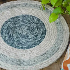 Woolen Rug | Sustainable Style | Round | White & Blue | 122 x 183 cm